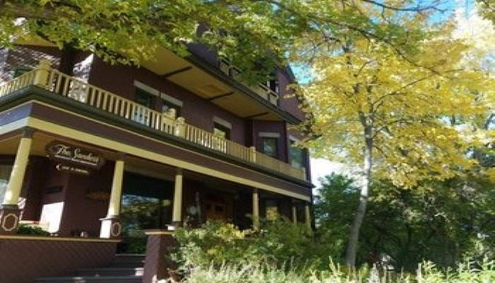 Sanders - Helena's Bed and Breakfast