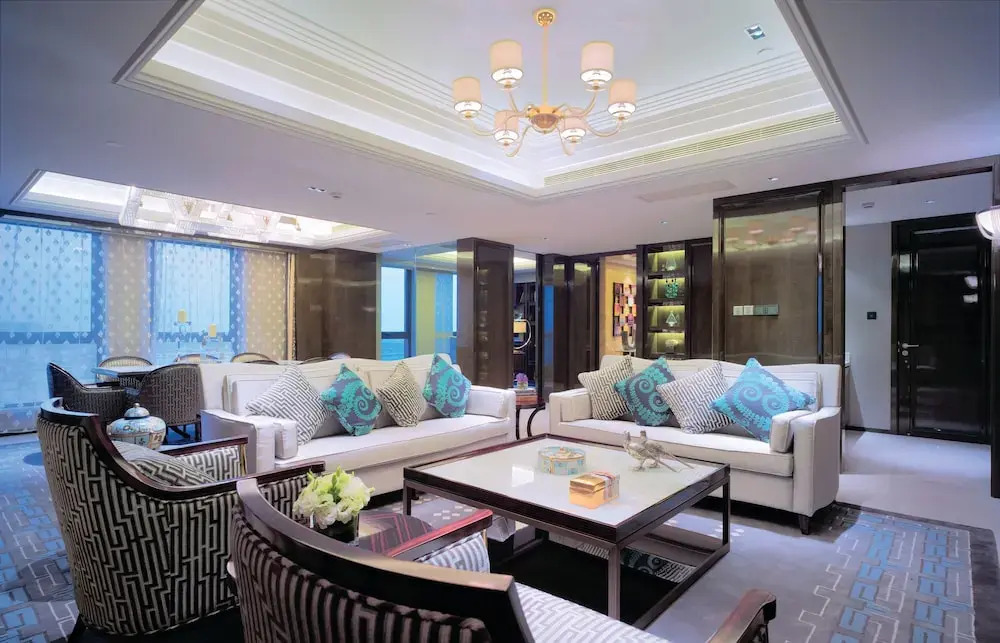 Eaton Luxe, Xinqiao, Shanghai