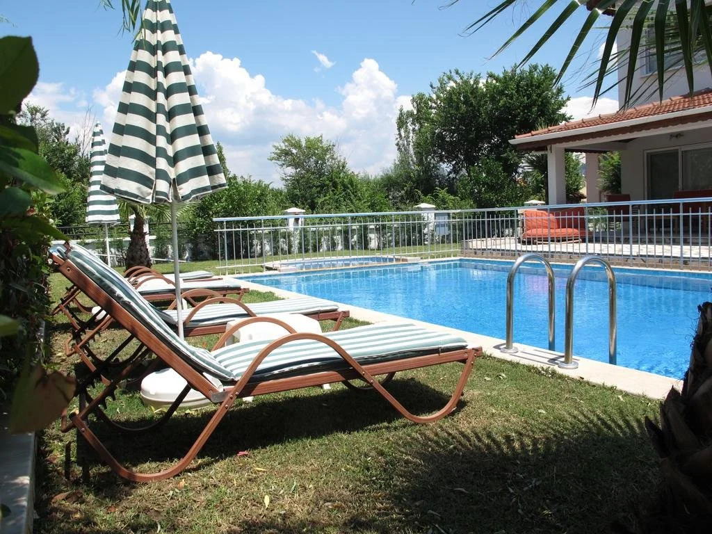 Crescent Villa