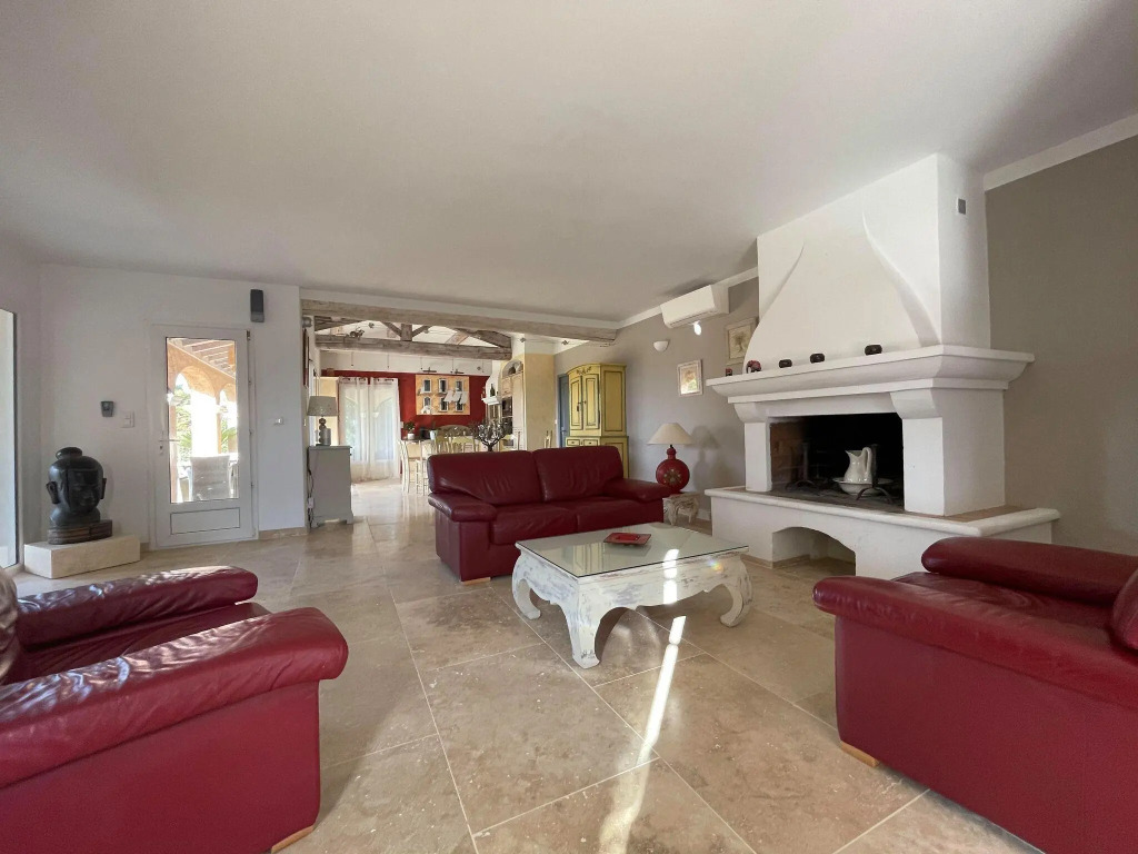 Cozy Villa in Roquemaure France With Private Swimming Pool