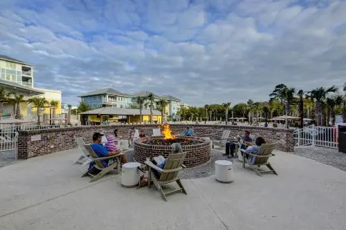 43 Grand Pavilion