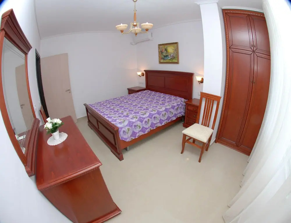 Ertis Apartments