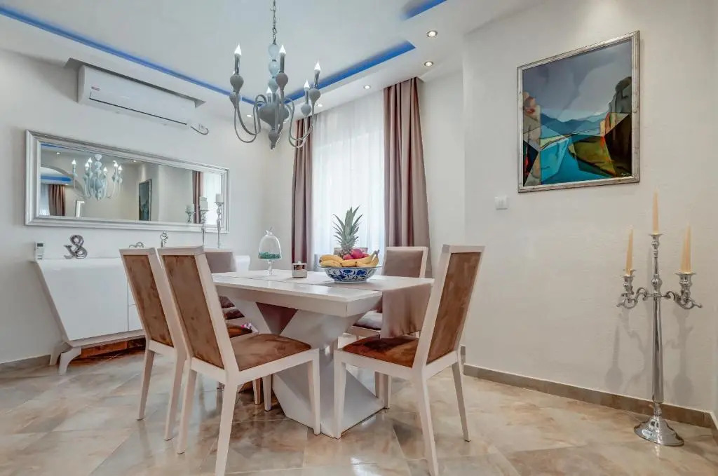 Villa Mina