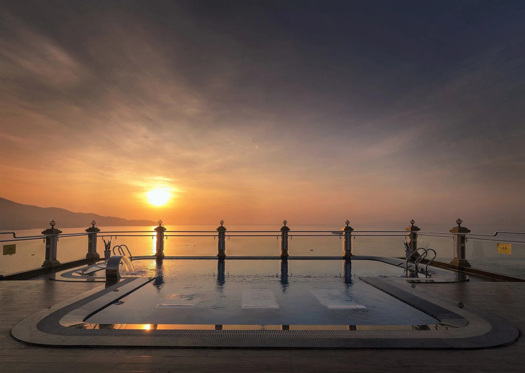 7 Seven Sea Hotel