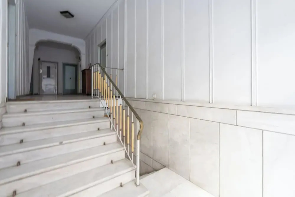 Cozy & Chic Stay Near Metro Station