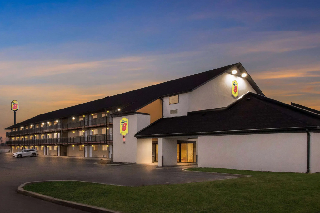 Super 8 by Wyndham Vandalia/Dayton International Airport