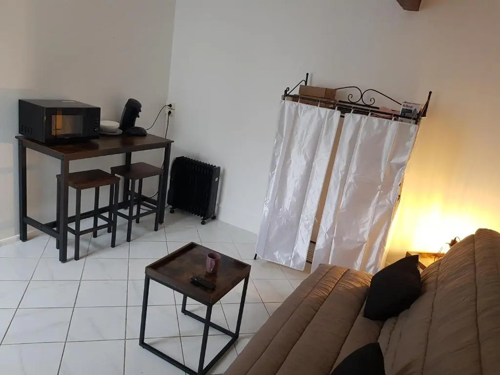 Home Gesteasy à 2 pas de la gare, trés calme