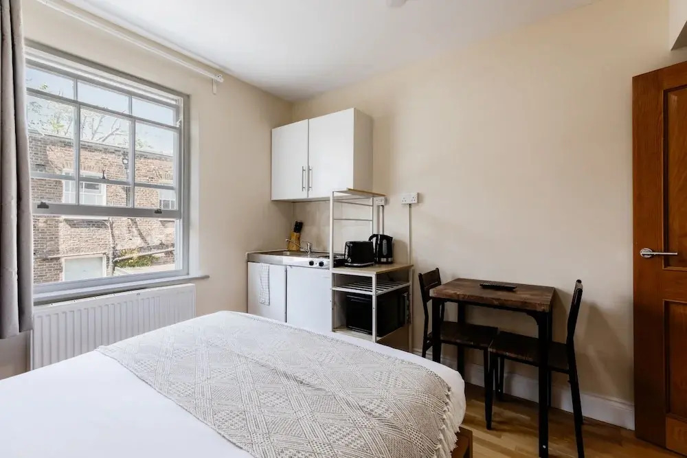 Warm Apartments in Queensway