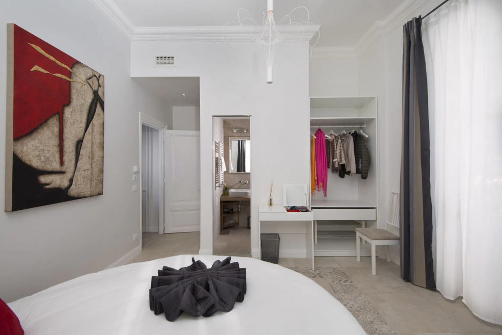 Vaticanspace Rooms