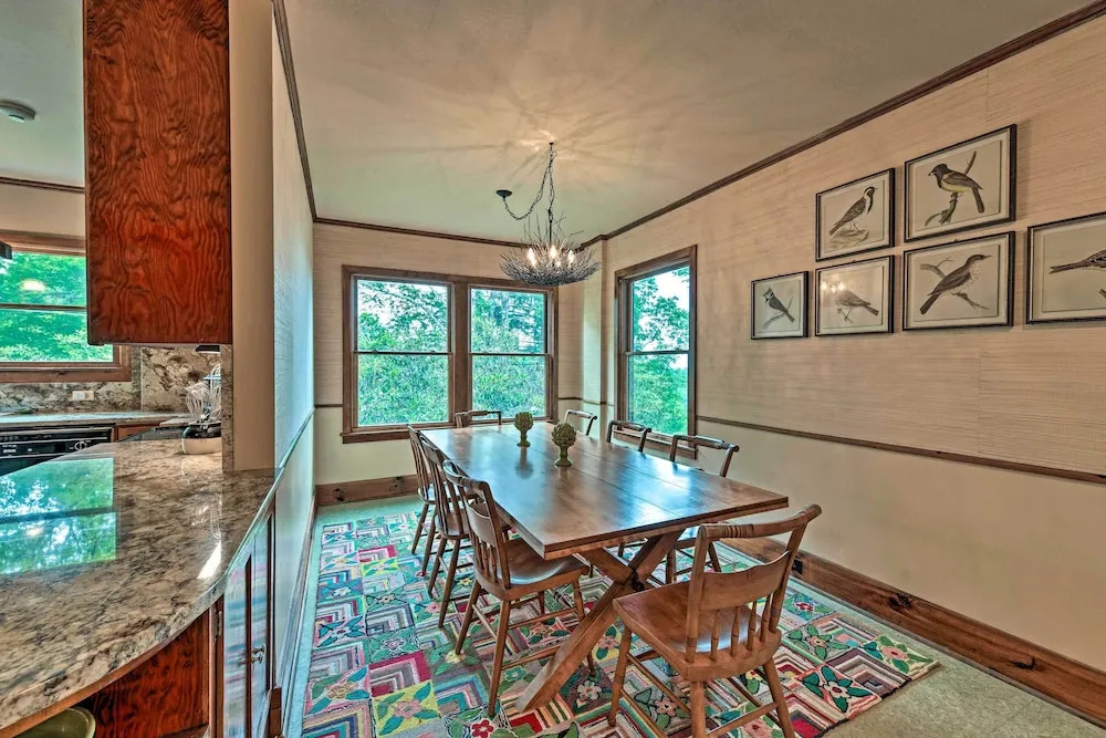 Amazing Historic Home w/ Stunning Mountain Views!