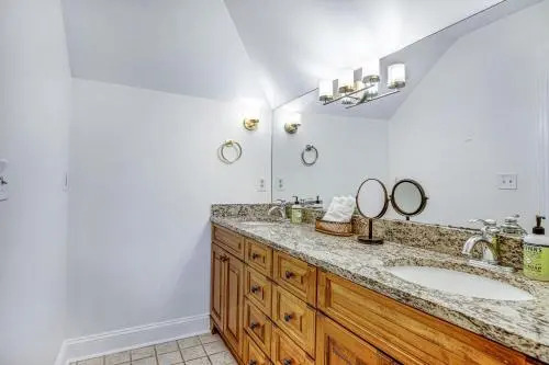 4712 Tennis Club Villa