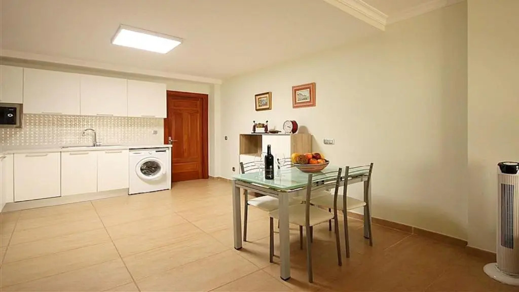 MarLenghi Apartments 3B