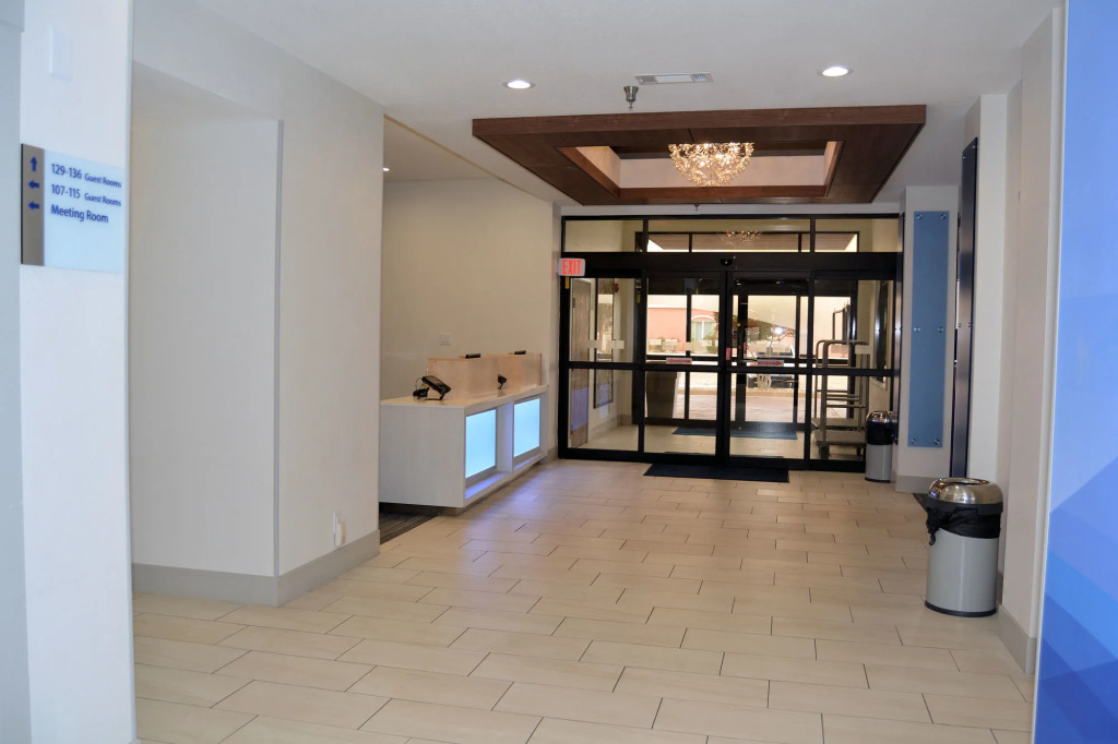 Holiday Inn Express & Suites by IHG