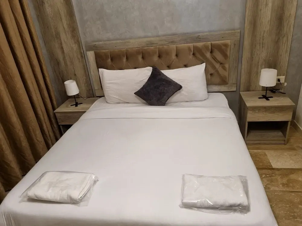 unique 2bedroom at abdoun 001