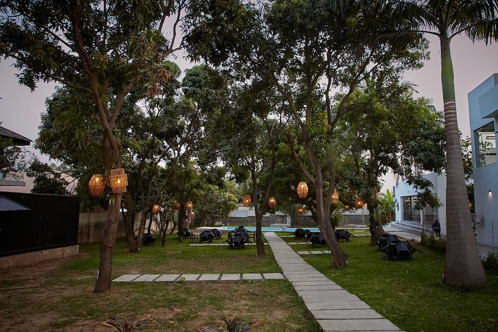 SeaLord Resort Karu