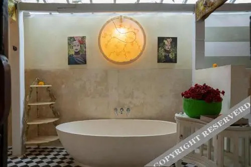 Villa Kalis, 10BR, Sleeps 24, Perfect for Groups, Best Value Seminyak