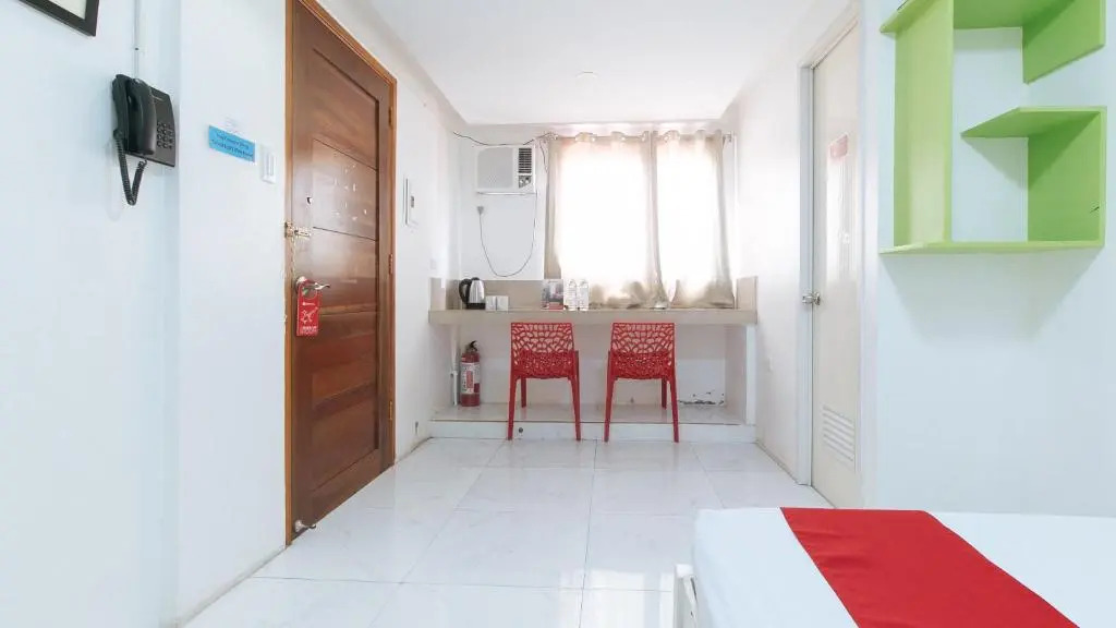 RedDoorz at DBuilders Rooms Lower Bicutan
