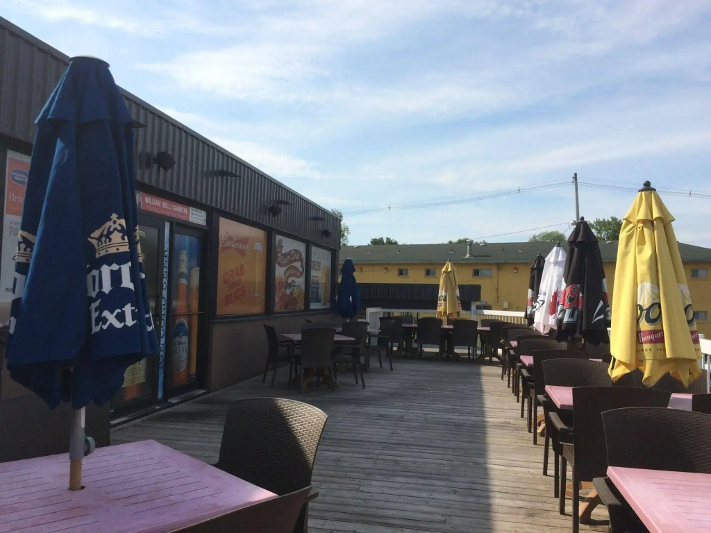 Canadian Motor Hotel