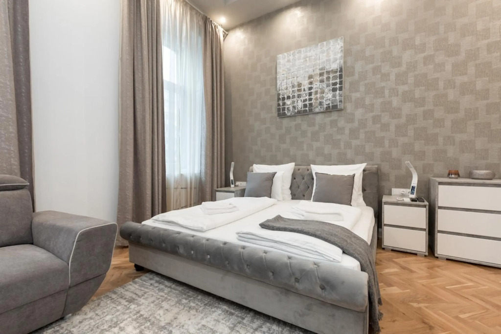 City Center Grand Luxury w 2BR/2BT