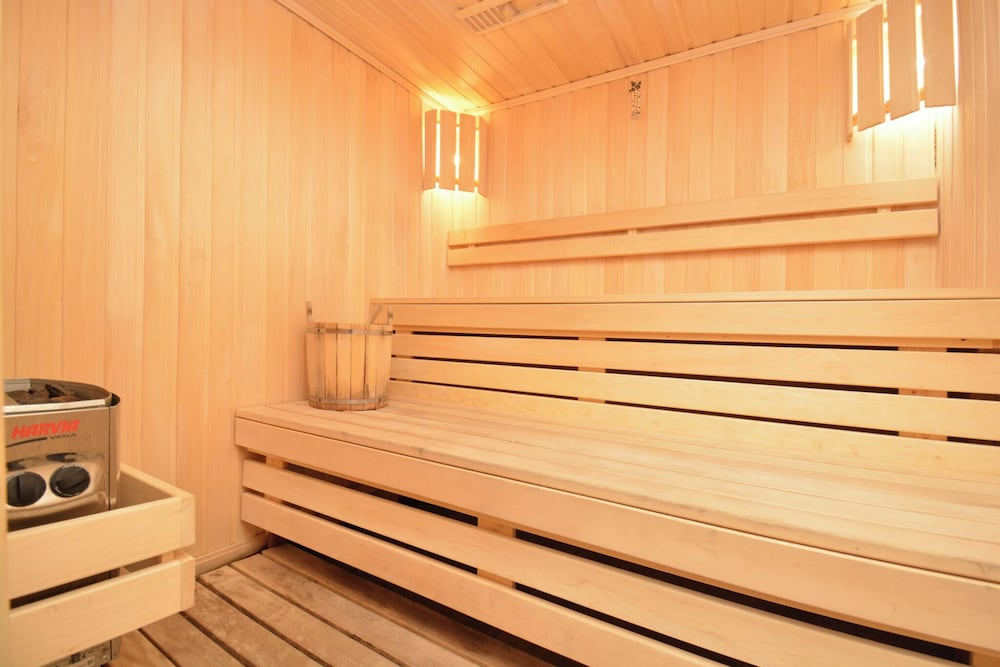 Wooden Villa with pool and sauna