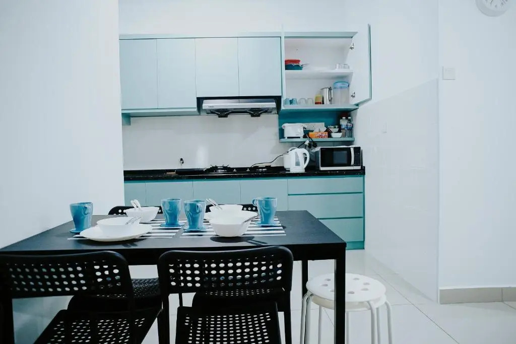SINGGAH Putrajaya - 3 Bedrooms with Pool and KL View