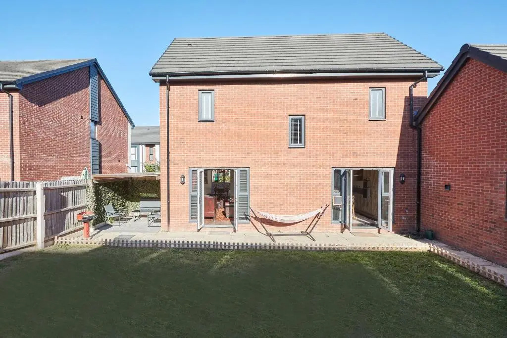 Host Stay Greenfinch Road