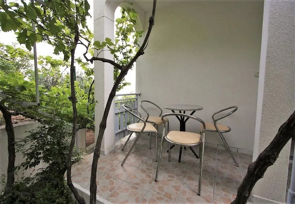 Šera - 50 m From Beach - A2