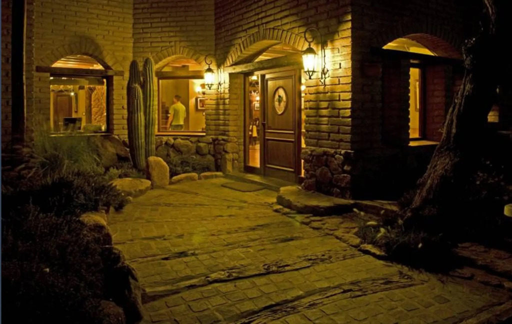 La Casa De La Bodega