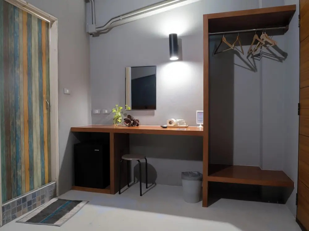Leisure Hostel
