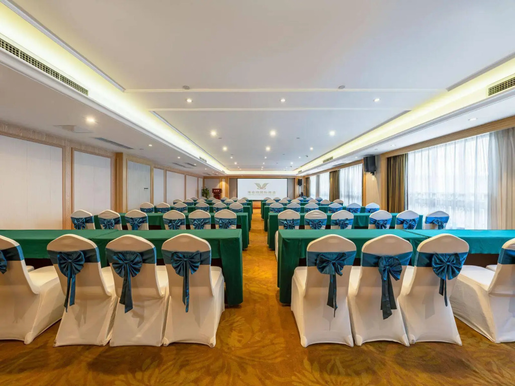 Vienna International Hotel (Chongqing Yufu Industrial Park)