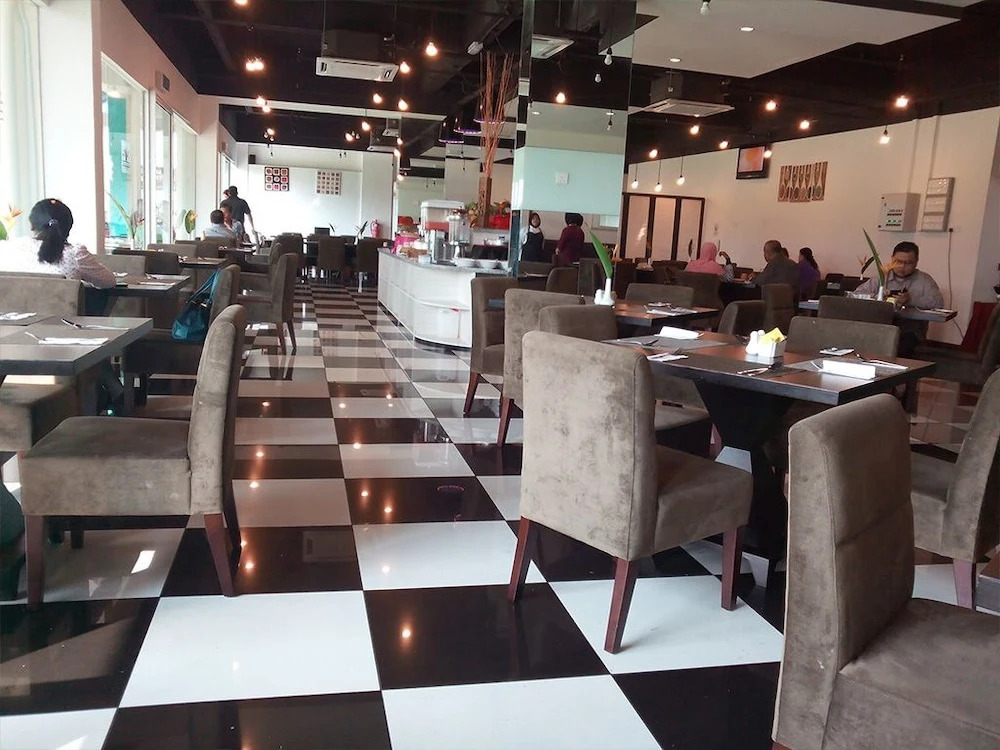 Marina Heights Resort
