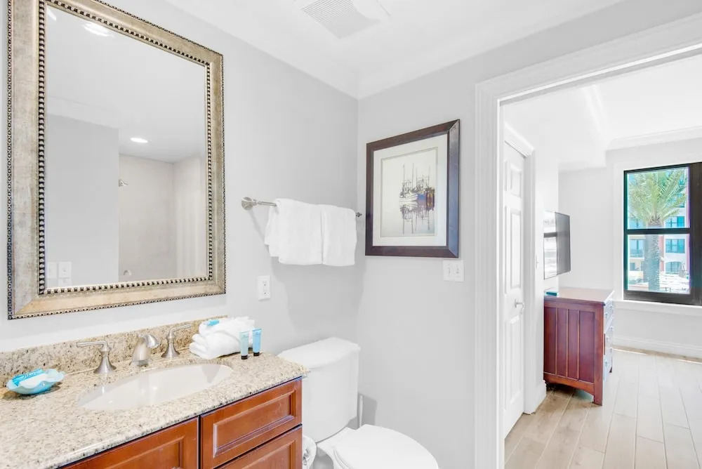 Emerald Grande W222- Rexford's Beach Retreat