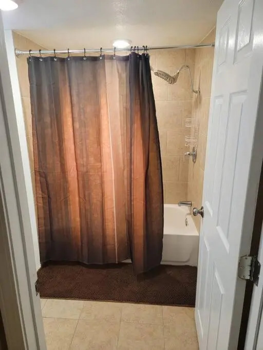 City Cottage 2BR/1BA Near Downtown