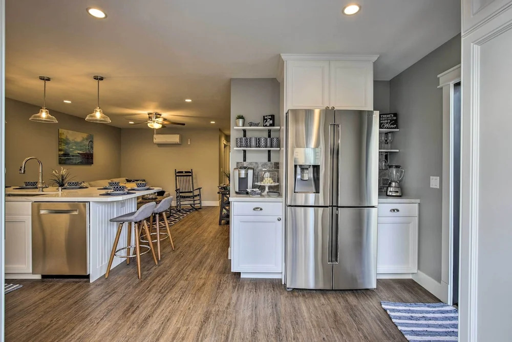 San Diego Home - Walk to Sail Bay & Mission Beach!