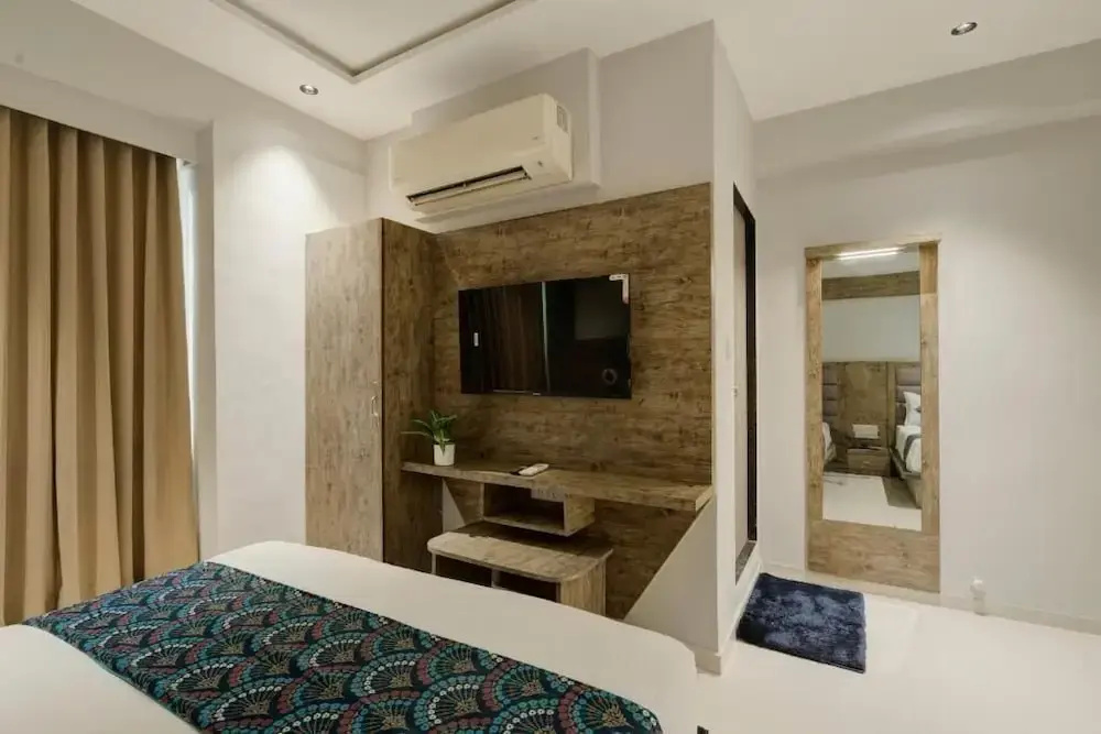 Hotel Sparsh Town
