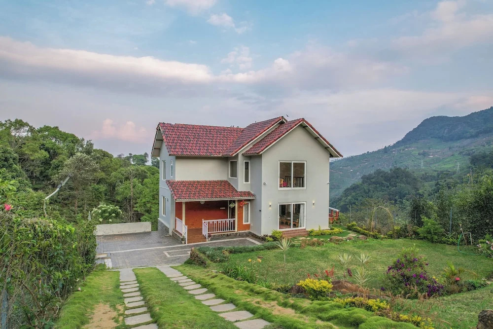 Moving Mist Villa