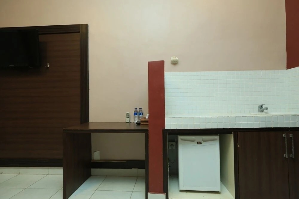 RedDoorz @ Dewi Sri