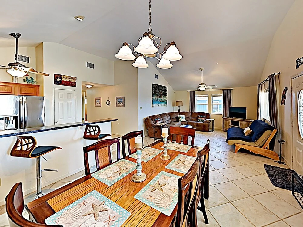 650 Sandpiper Circle Home 3 Bedrooms 2 Bathrooms Home