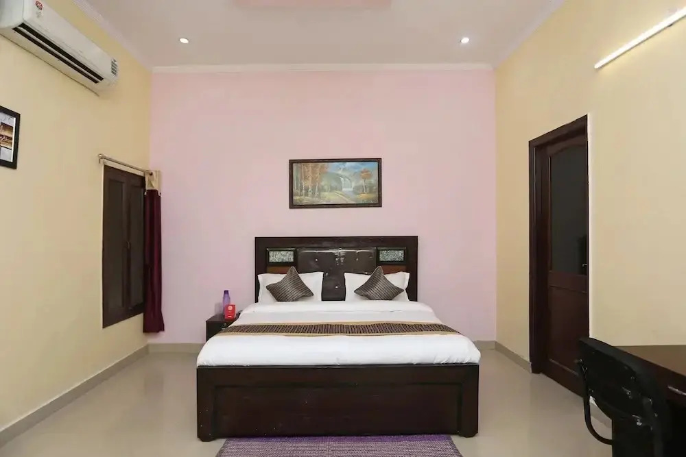 Homeystay Comfort By OYO Rooms