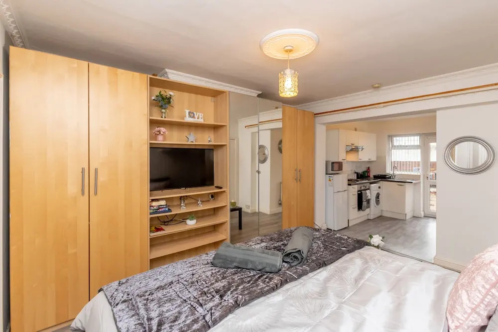 Luxury Codsall Studio
