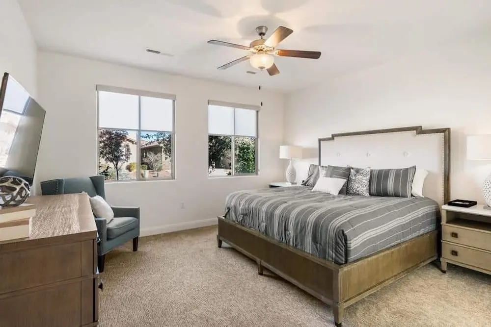 Desert Solitaire #101 6 Bedroom Townhouse