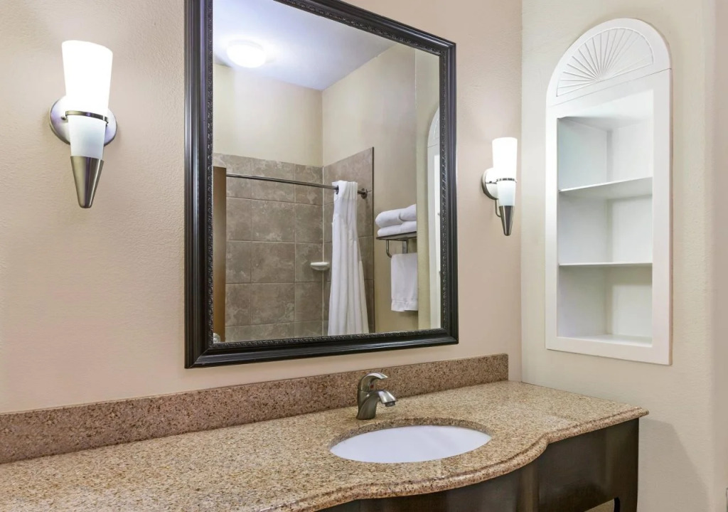 Holiday Inn Express Hotel & Suites Victoria by IHG