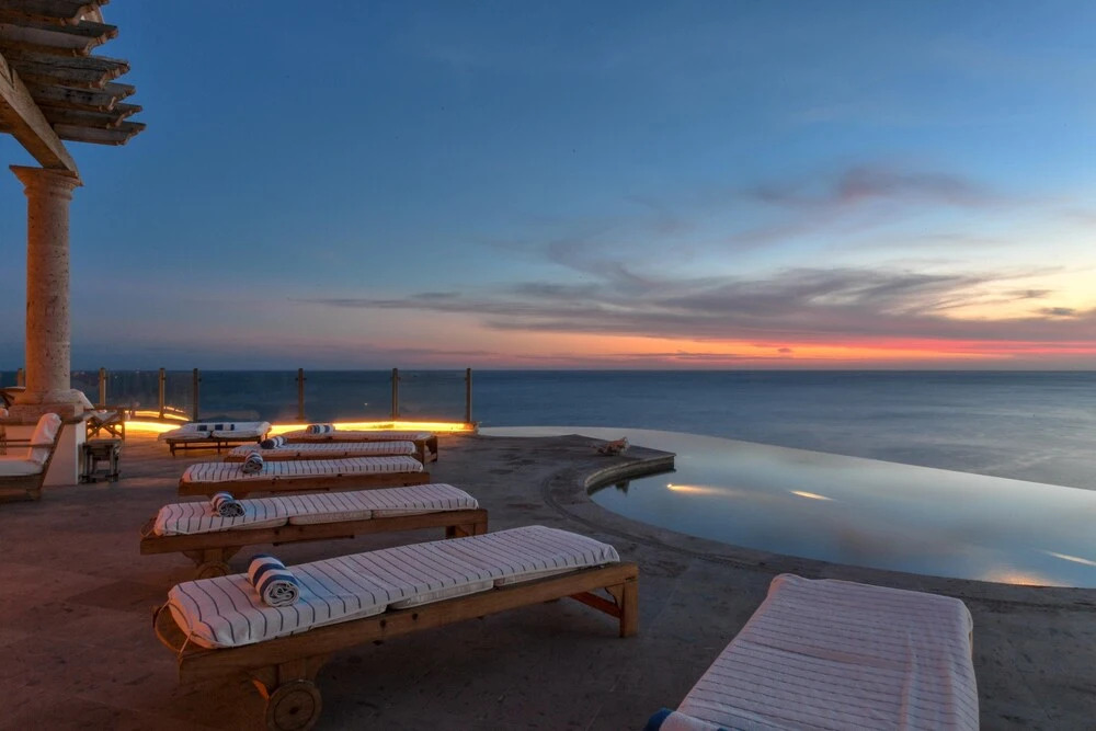 Sophisticated Cliffside Platinum Villa Turquesa 9BR Overlooking the Pacific