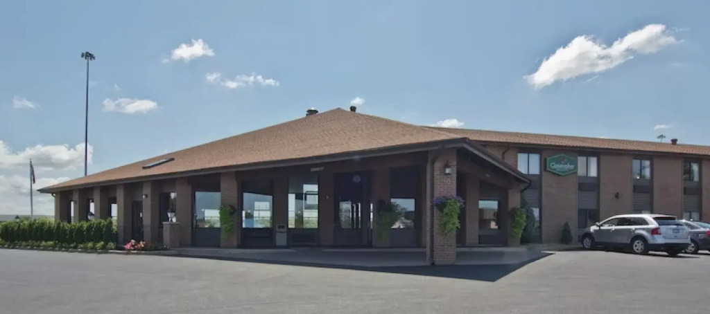 Christopher Inn and Suites
