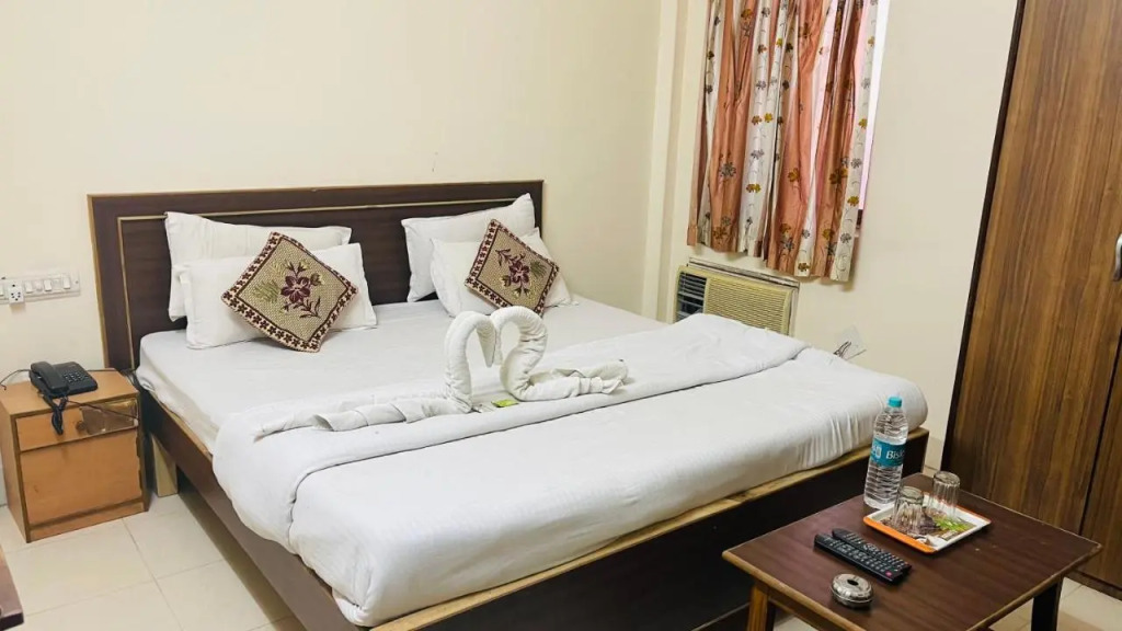 ADB Rooms Hotel Vallabh Darshan