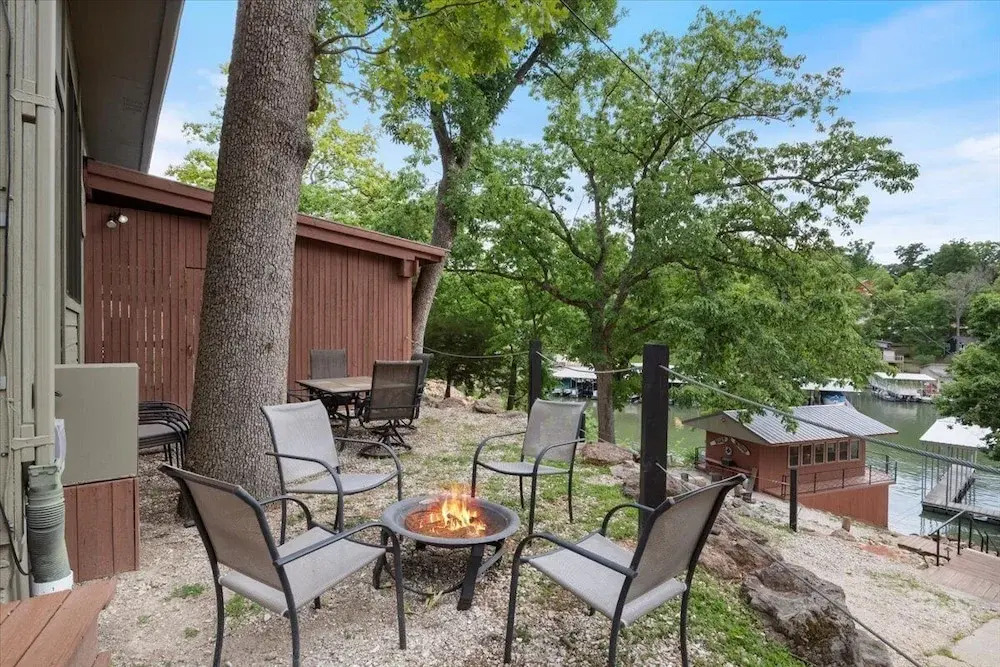 Game Room, Dock Life, Fire Pit & Hot Tub!
