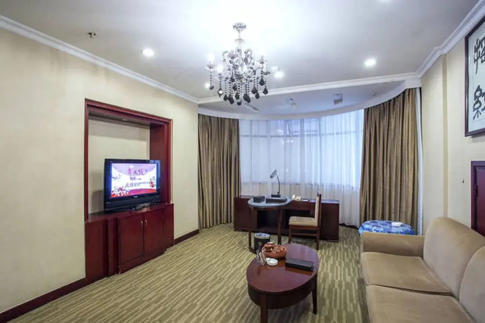 Yiyang Huatian Hotel