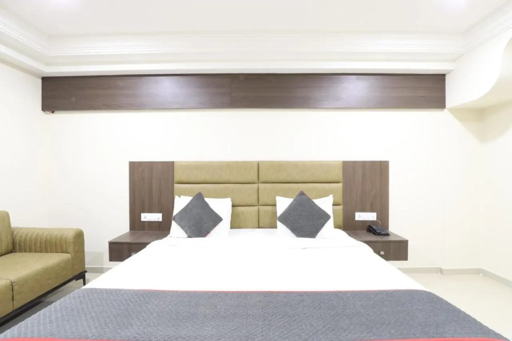 Alba Premier, Ahmedabad