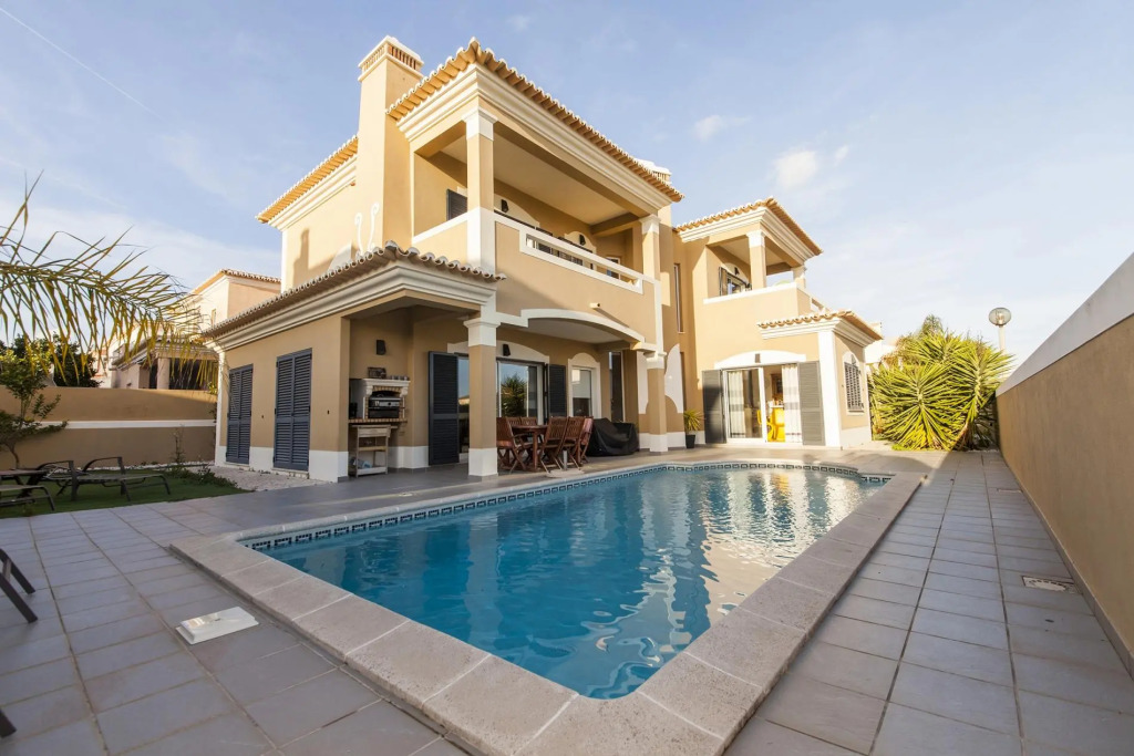 D09 - Porto de Mos Luxury Villa