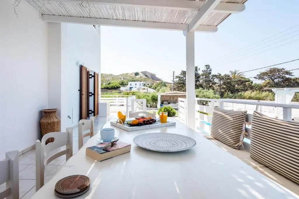 Villa Eva Milos near the beach and Adamas